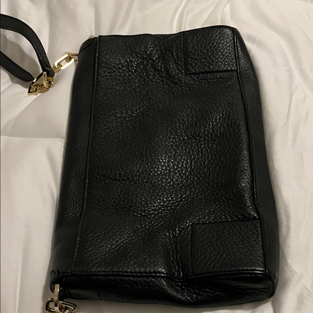Tory Burch Britten Black Pebbled Leather Shoulder Bag with Gold Logo and Chain - Picture 15 of 16